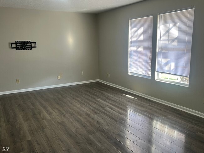 Foto del edificio - 8343 Ingalls Way
