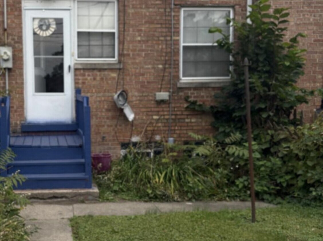 Primary Photo - 1376 Wentworth Ave