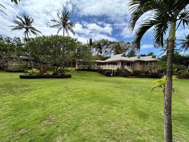 Foto del edificio - 4023 Anahola Rd