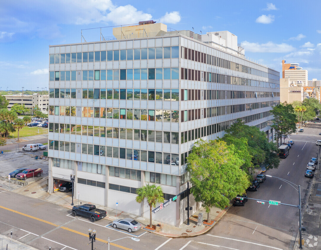 Building - Metropolitan Lofts