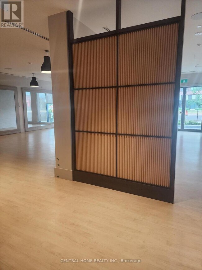 Photo du bâtiment - 2545-2545 Simcoe St N