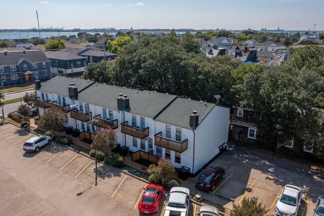 Building Photo - 1252 W Ocean View Ave