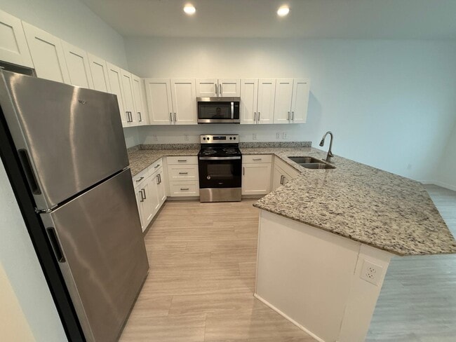 Building Photo - 2130 Penny Ln