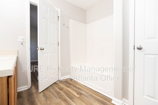 Building Photo - 7124 Merrywood Dr