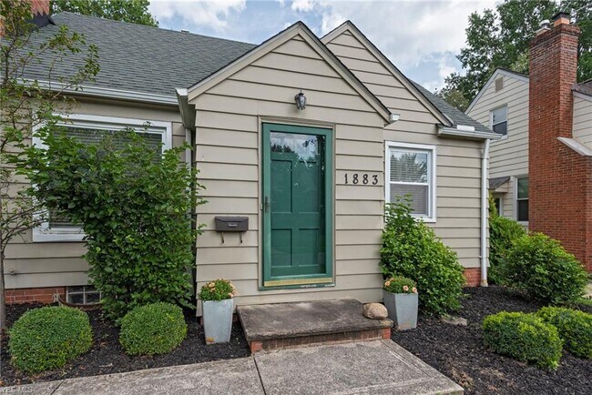 Foto del edificio - 1883 Maywood Rd