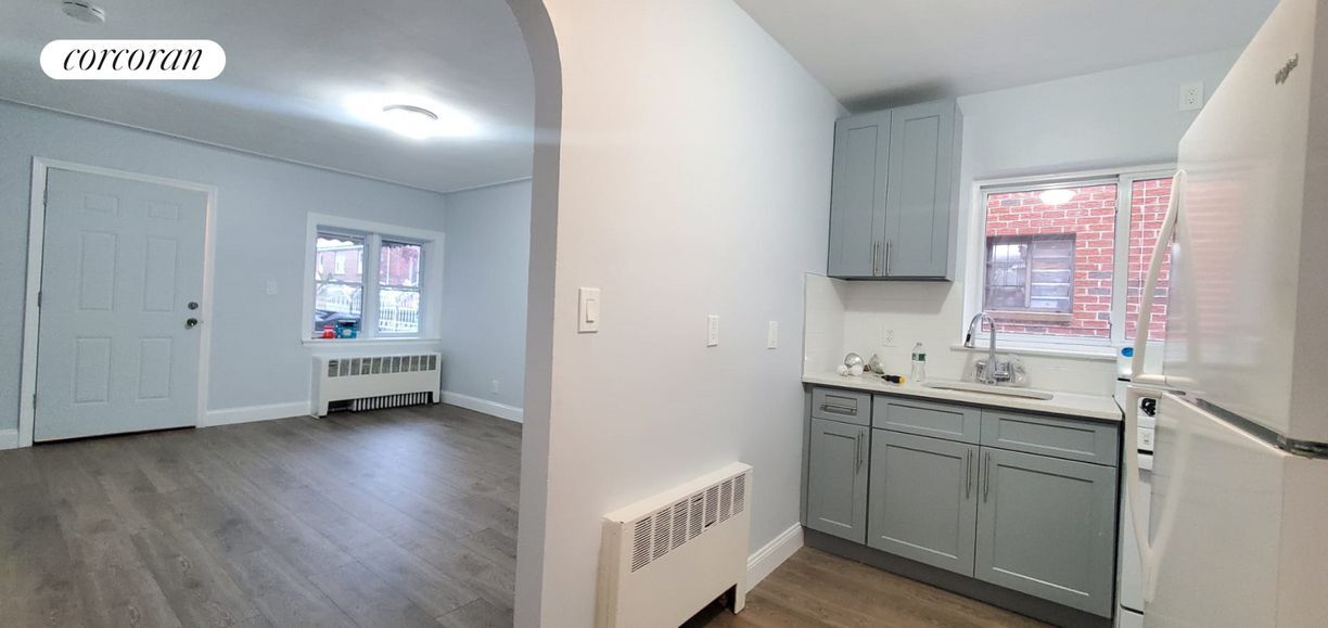 Foto principal - 1044 E 211th St