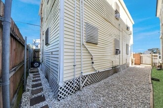 Building Photo - 1213 28th St