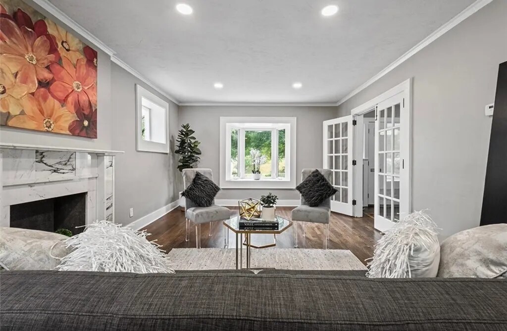 Foto principal - 261 Orchard Dr