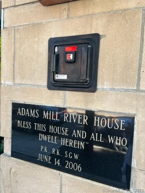 Building Photo - 25 Adams Ave