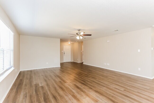 Building Photo - 421 Fawn Hill Dr