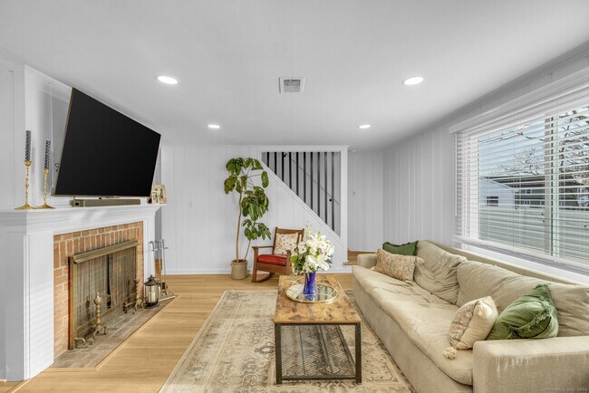 Building Photo - 18 Catherine Ct