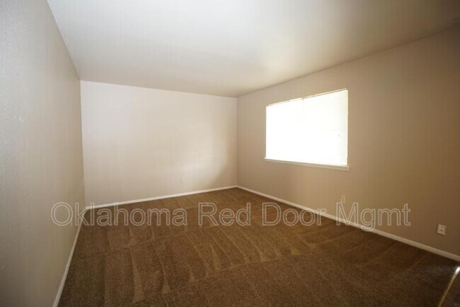 Building Photo - 2212 Felix Pl