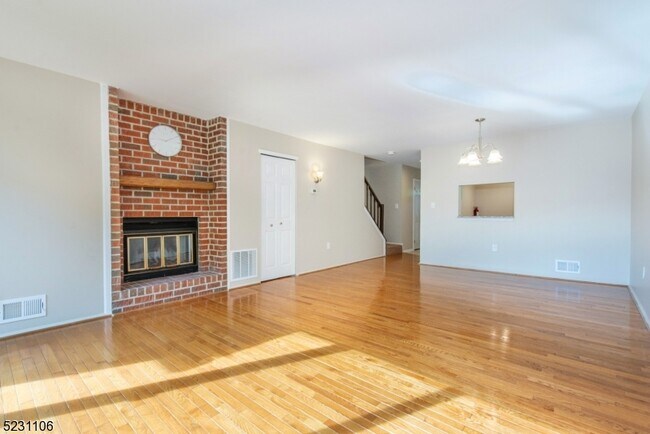 Foto del edificio - 85 Woodward Ln