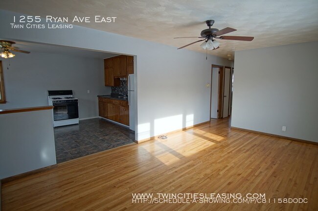 Foto del edificio - 1255 Ryan Ave E