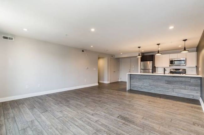 Building Photo - 464 Commonwealth Avenue