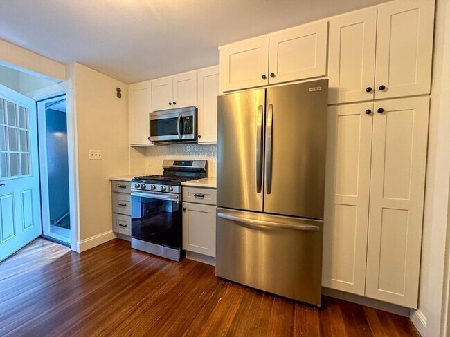 Building Photo - 77 Capen Street Unit 2