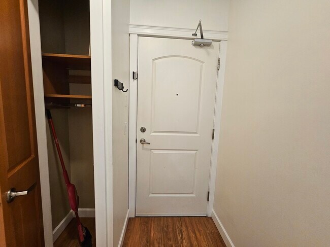 Photo du bâtiment - 8288-207A 207A St.
