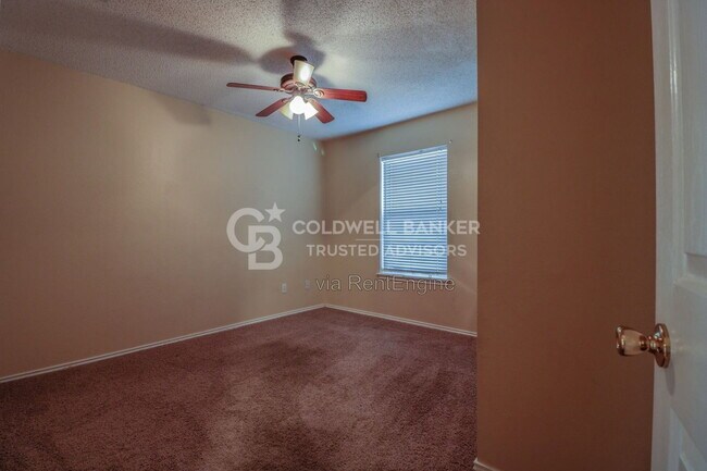 Building Photo - 801 Ironton Dr