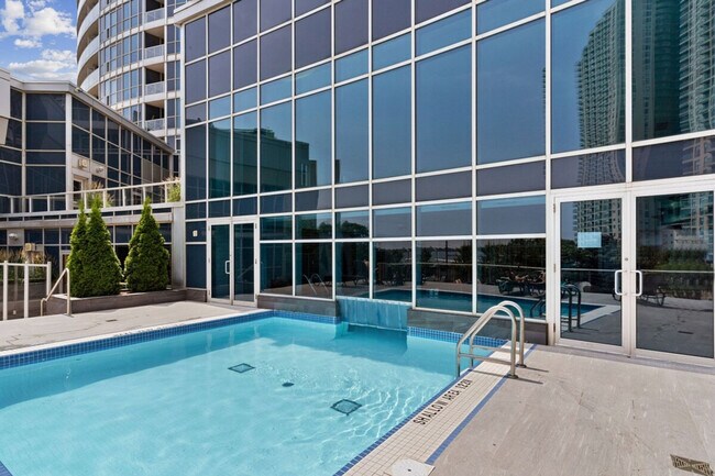 Building Photo - 208 Queens Quay