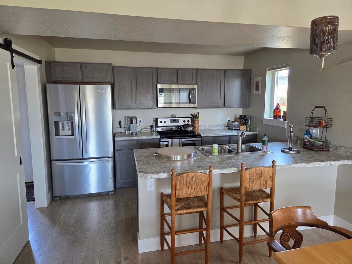 Primary Photo - 3 Bed 2.5 Bath Townhome | Peaceful Locatio...