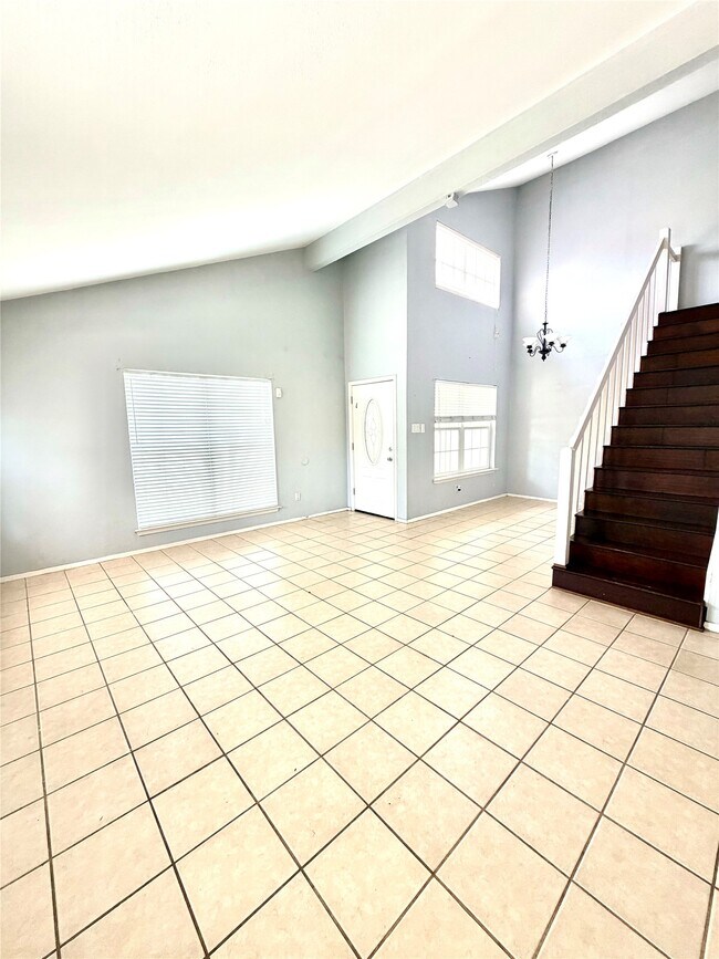 Foto del edificio - 7402 Alegria Dr