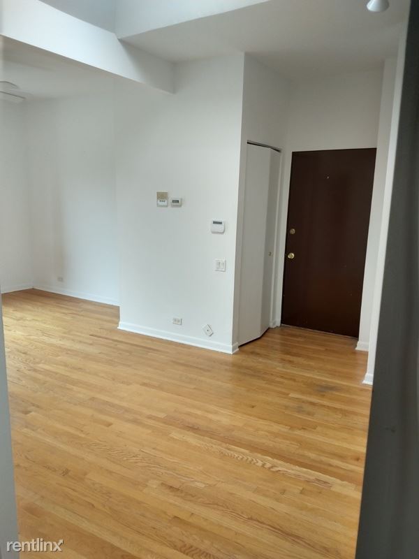 Foto del edificio - 1 br, 1 bath Apartment - 2522 N Southport Ave