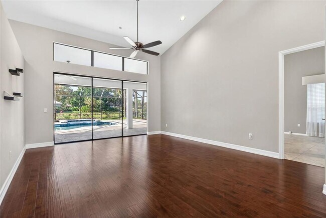 Foto del edificio - 8455 Woodbriar Dr