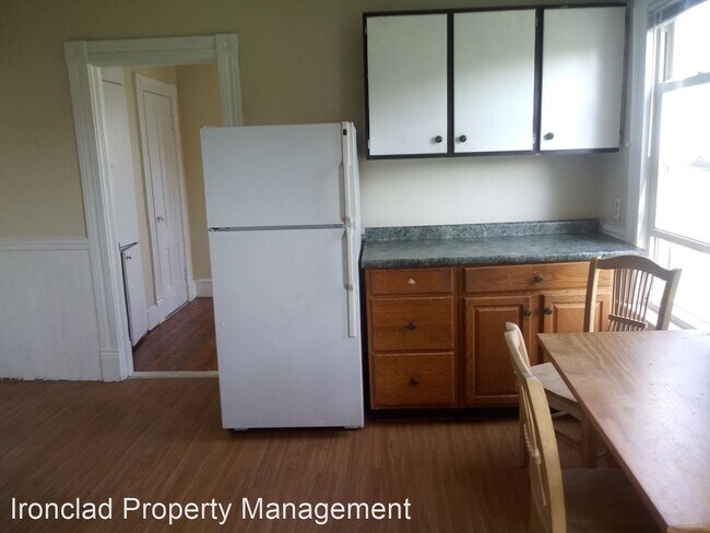 232 Curtis St New Britain Ct 06053 Apartment For Rent In New Britain Ct Apartments Com