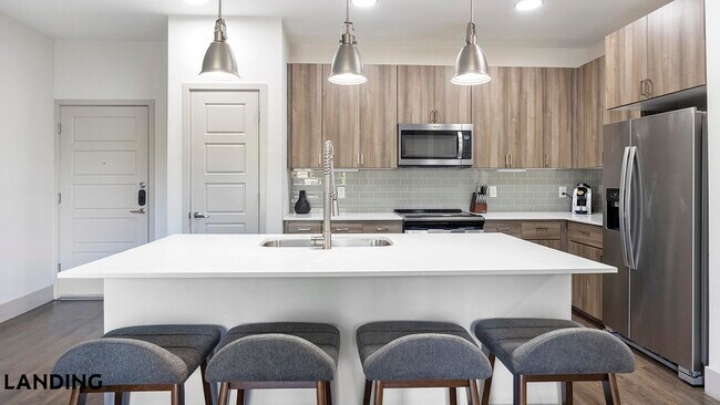 Foto del edificio - 2323 E Highland Ave