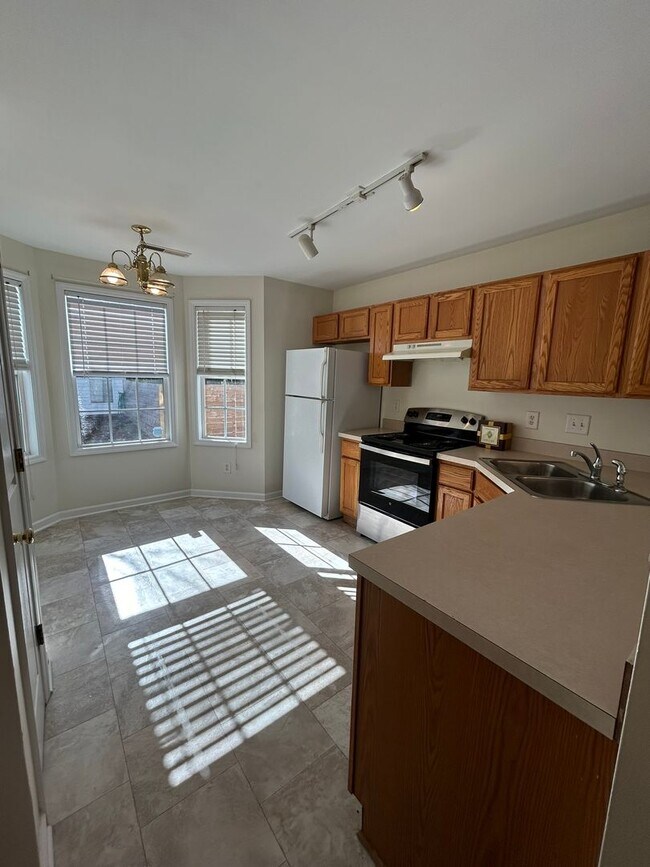 Building Photo - Beautiful Must See 3 Bedroom with Deck and Garage, minutes from Duke!