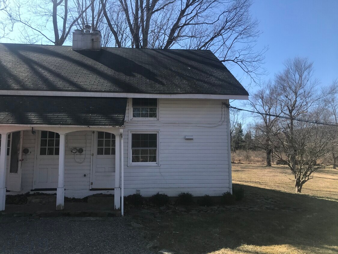 8 Cold Springs Rd, Califon, NJ 07830 Apartments at 8 Cold Springs Rd