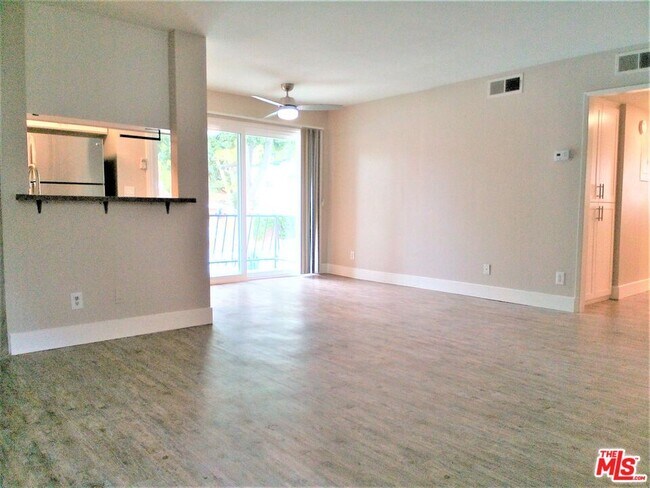 Foto del edificio - 11230 Camarillo St