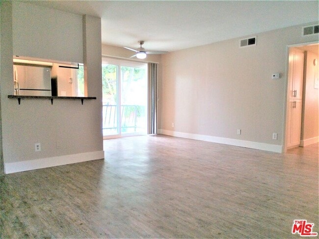 Building Photo - 11230 Camarillo St