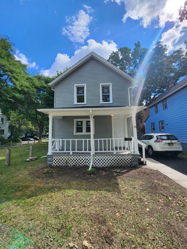 Primary Photo - Two Bedroom Single Family Home!