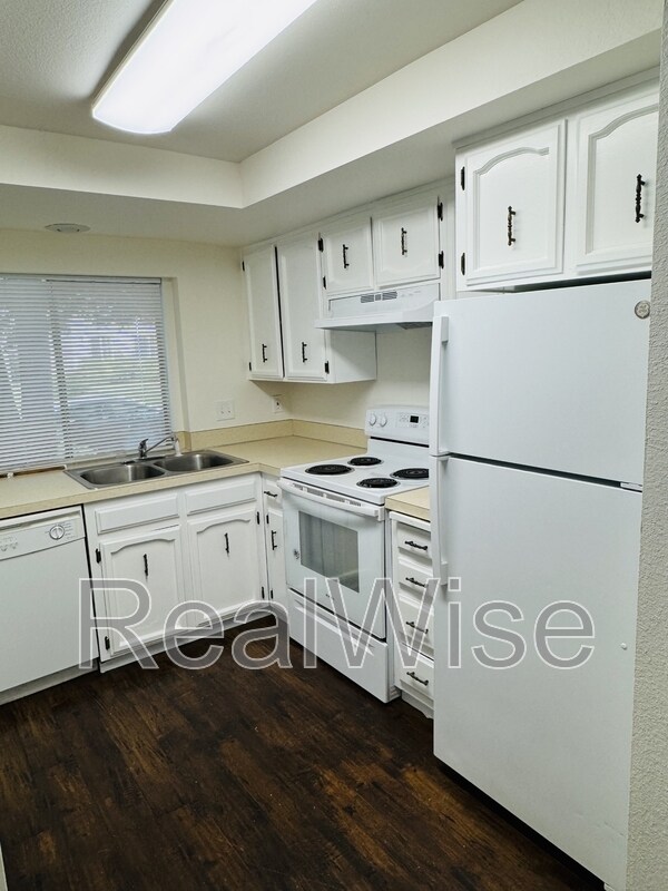 Foto del edificio - 4278 Meadowbrook Ct NE