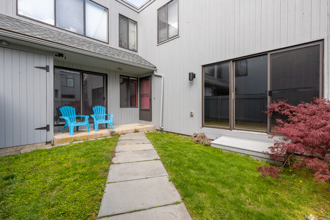 Foto del edificio - 5 Juniper Ln