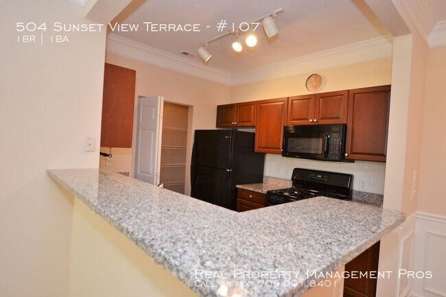 Building Photo - 504 Sunset View Ter