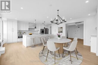 Building Photo - 2500 Bathurst St