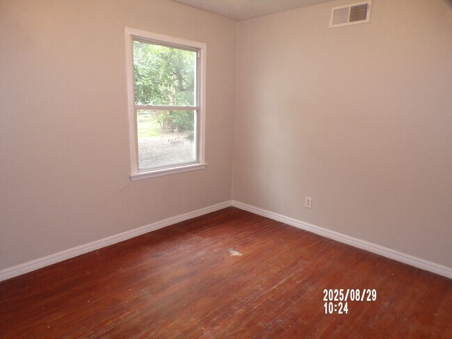 Foto del edificio - 1424 NW Logan Ave