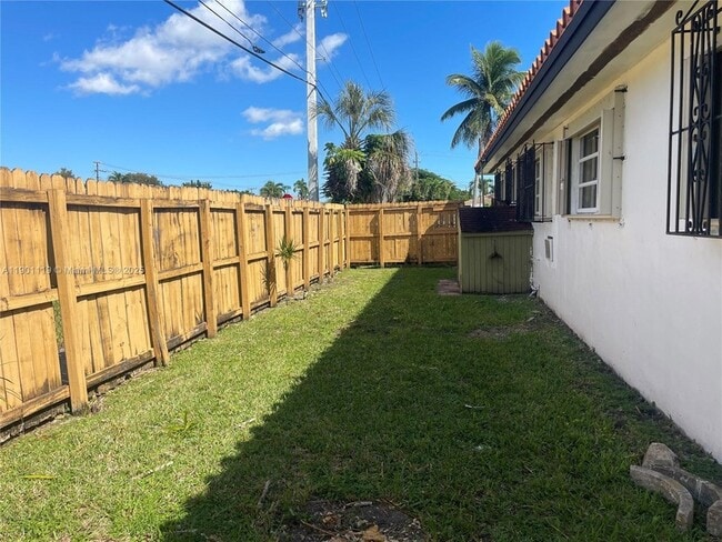 Photo - 3960 SW 68th Ave Apartment