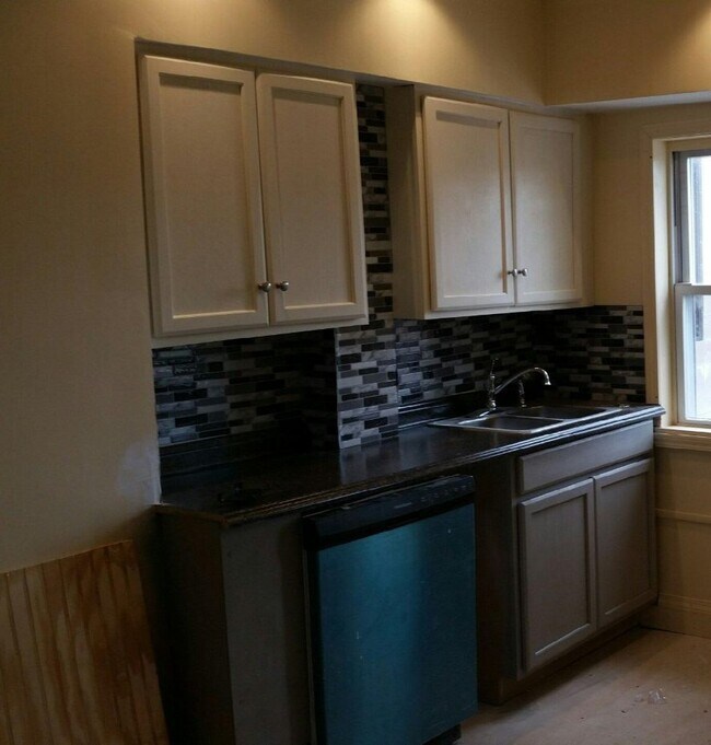 Photo - 3533 Butler St Apartments