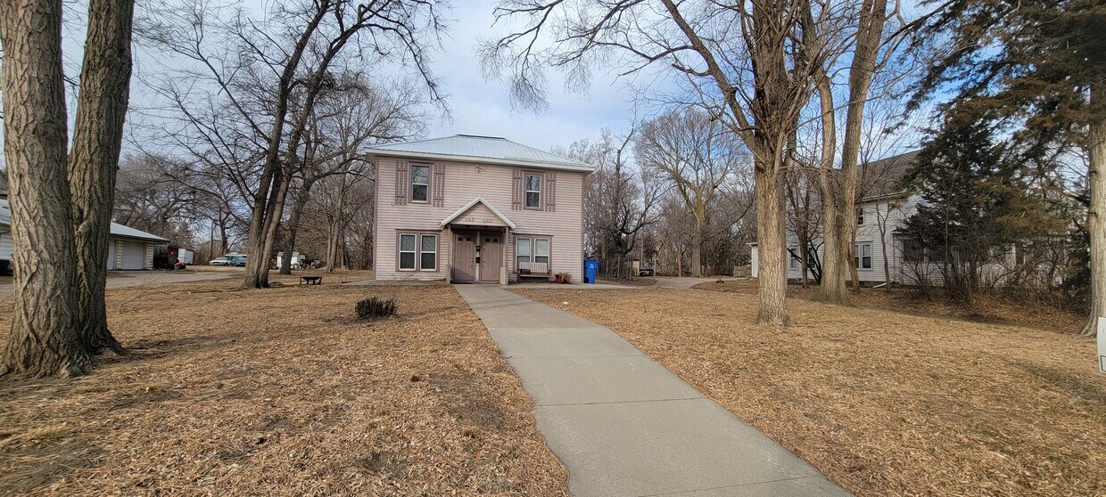 105 W Dartmouth St Unit 105, Vermillion, SD 57069 Apartments in Vermillion, SD