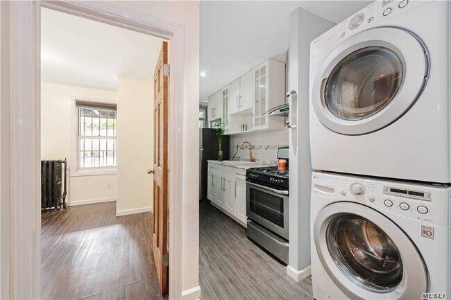 Foto del edificio - 42 Covert St.