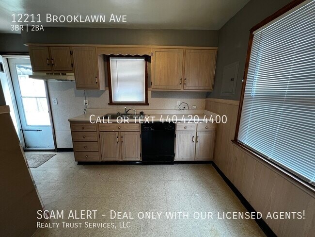 Building Photo - Enjoyable 3 bedroom 2 bathroom Cape Cod Ho...