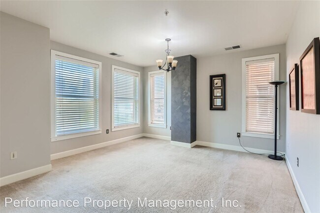 Building Photo - 2 br, 2 bath House - 1630 North Clarkson s...