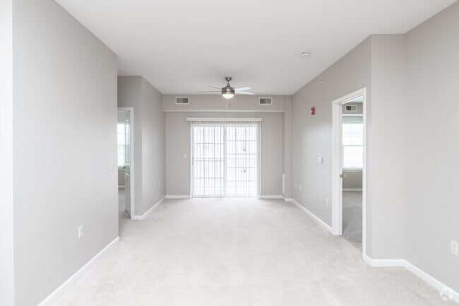 Interior Photo - Muir Lake