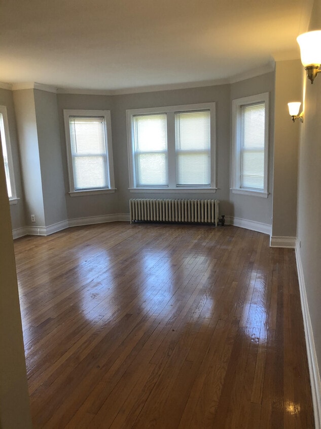 Primary Photo - 3245 Wisconsin Ave