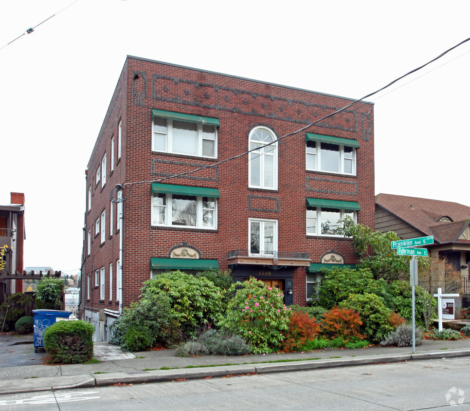 Building Photo - Shorecrest Apartments