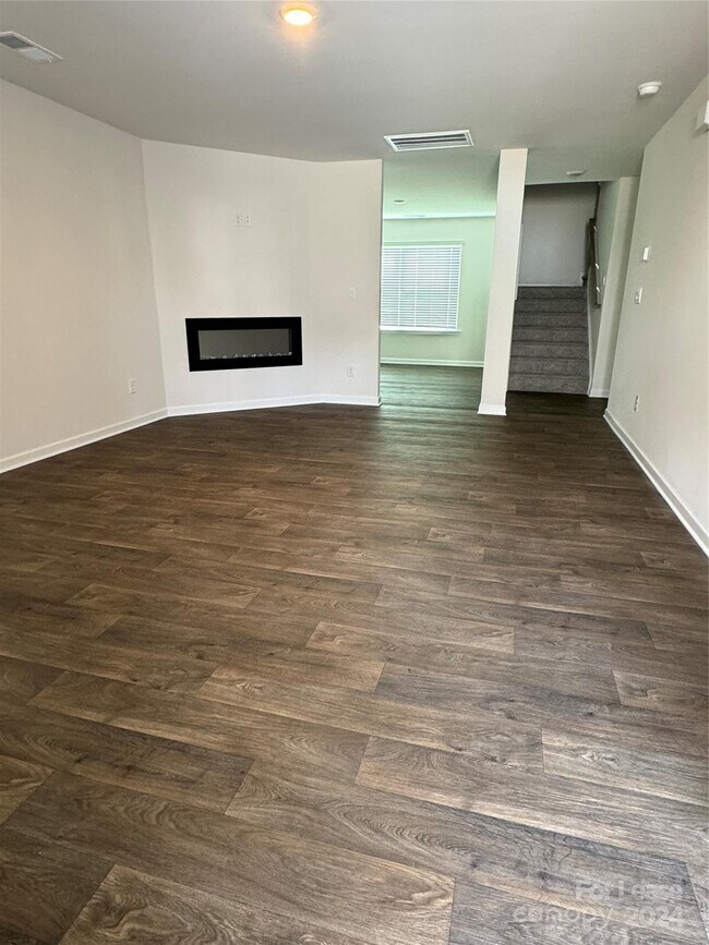 Foto del edificio - 6020 Northway Frst Dr