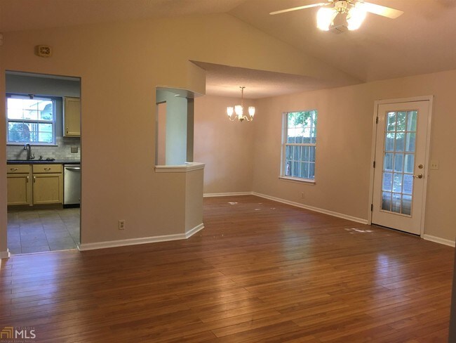 Building Photo - 402 McIntosh Dr